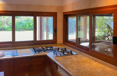 Chia Cottage | Casa Rustico, large pool, 350m from the beach, by the river.
