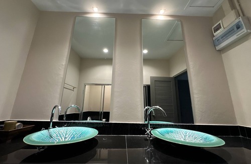 Ban Sakhu Villa | Casa Sakoo NaiThon Beach Villa