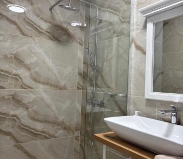 Corabia House | Casa Seren