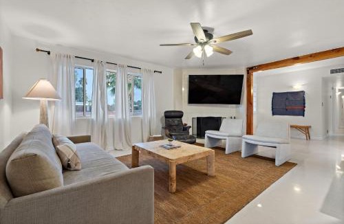 Tucson House | Casa Serena Pool Spa Putting Green & Yoga Room