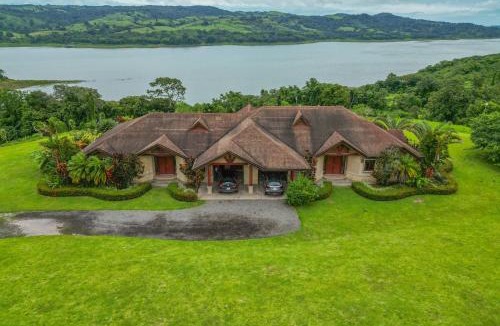 Tronadora House | Casa Shamrock