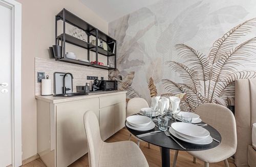 Ujlipotvaros Apartment | Casa Solara - Bright & Stylish Studio by Nyugati with, AC in beautiful Budapest