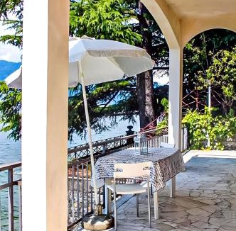 Brezzo di Bedero Apartment | Casa Spiaggia