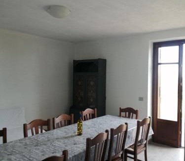 Calosso House | Casa tra i vigneti