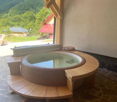 Pietroasa Ski Chalet | Casa Tudor
