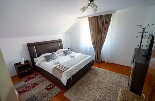 Vatra Moldovitei Cabin | Casa Ursuleasa
