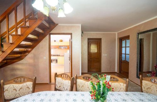 Vatra Moldovitei Cabin | Casa Ursuleasa