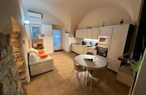 Ginestra Apartment | Casa Vacanza Zhurian