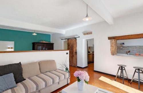 Castelbianco Apartment | Casa Vacanze Luce