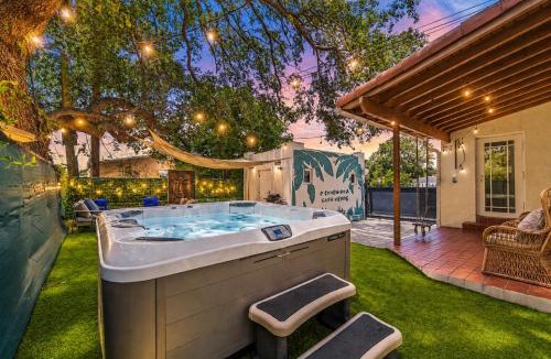 Buena Vista House | Casa Verde Design District 5BR Hot Tub