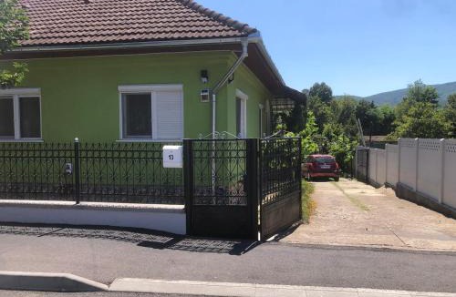 Vata de Jos House | Casa Verde