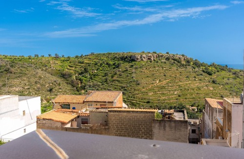 Noto Historic Centre Ski Chalet | Casa Verga con Terrazza by Wonderful Italy