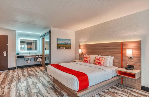 Port Hueneme Hotel | Casa Via Mar Inn, an Ascend Collection Hotel