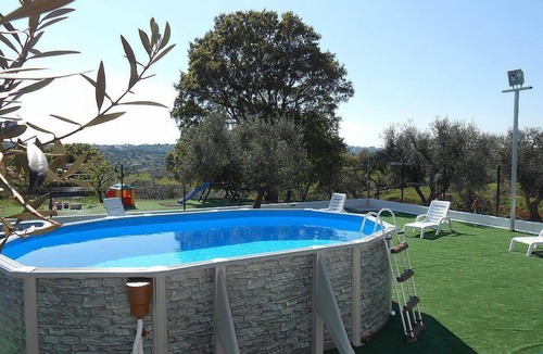 Casalini House | Casa Viola E: A welcoming apartment surrounded by the greenery, with Free WI-FI.