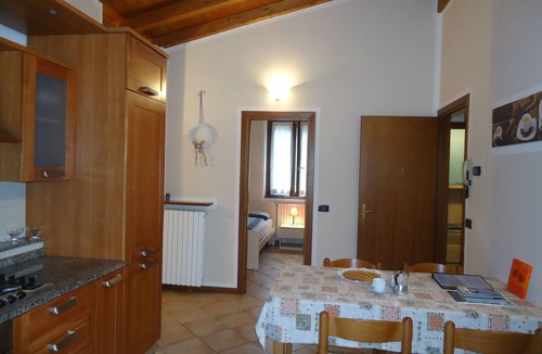 Idro Apartment | Casa Vittoria type V1, up to 5 people, garden, only 200m to the lake/beach