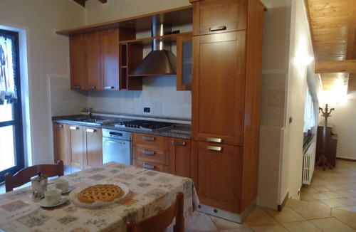 Idro Apartment | Casa Vittoria type V1, up to 5 people, garden, only 200m to the lake/beach