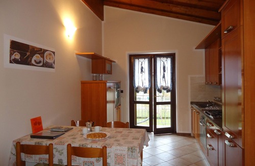 Idro Apartment | Casa Vittoria type V1, up to 5 people, garden, only 200m to the lake/beach