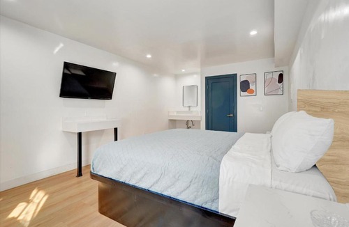 Bell Hotel | Casablanca Inn