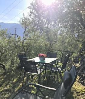Marone House | CasaDolcelago Marone Villa con Giardino Vista Lago Private Parking