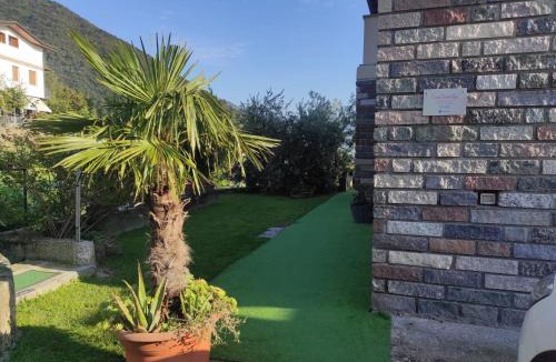 Marone House | CasaDolcelago Marone Villa con Giardino Vista Lago Private Parking