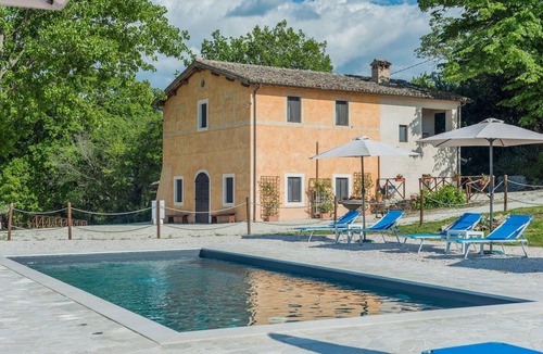 Spoleto Villa | Casale Andrea - 7 bedrooms, pool, airco, wifi, pet friendly, Umbria