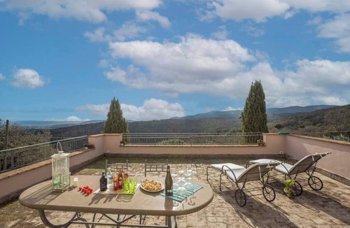 Monteverdi Marittimo Villa | Casale degli Olmi, historic villa with terrace and enchanting view