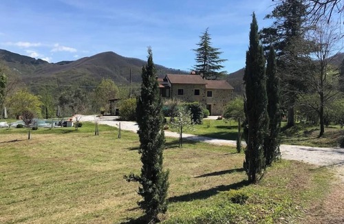 Fosdinovo House | Casale del Pozzo Villa with Pool-Fosdinovo borgo of Pulica
