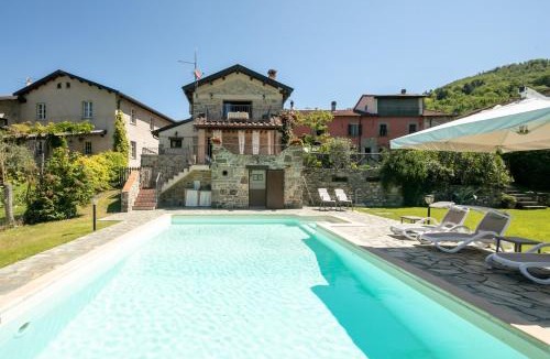 Fivizzano Villa | Casale Fivizzano 14 by VacaVilla