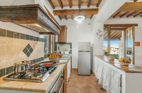 Pitigliano House | Casale Le Sorgenti - Farmhouse with Pool for 8