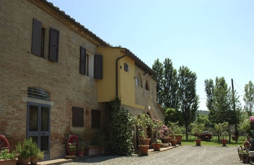 Bollano Villa | Casalunga, beautiful farmhouse with swimming pool and garden