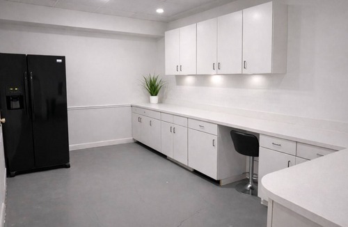 Lilburn House | CasanovaATL Luxury Pool/Studio/Gameroom, Theater