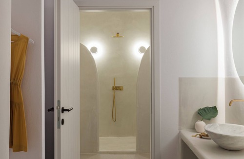 Fira Hotel | CASASUNSHA