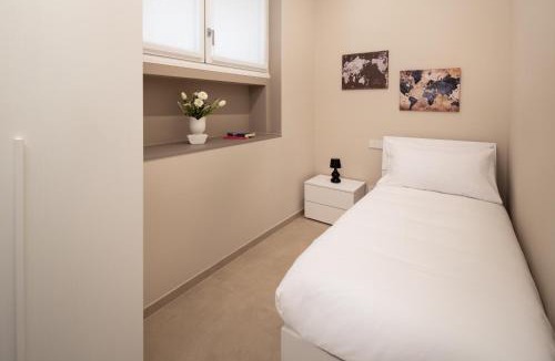 Magenta Apartment | Casati47