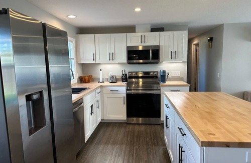 Southeast Eugene House | Cascade Cottage: Comfy & Cozy, family friendly, close to dining, parks, wineries