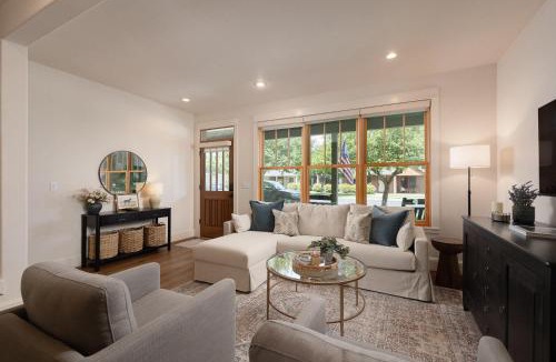 Sisters House | Cascade Cottage in Pine Meadows for 6