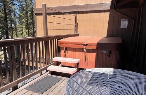 Zephyr Cove House | Cascade Hideaway in Lake Village With Private Hot Tub!