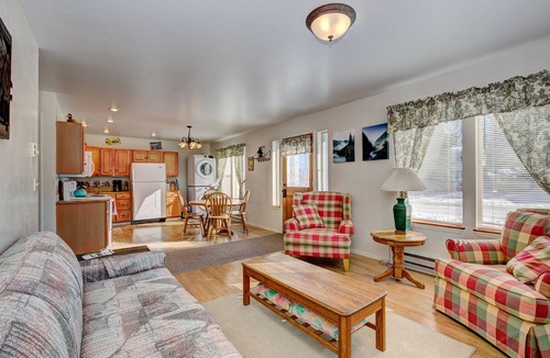 Cascade Hotel | Cascade Lake Inn