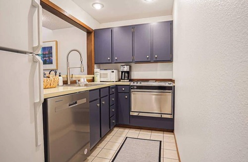 Glacier Condo | Cascade Peaks Great Mtn Escape in Snowater