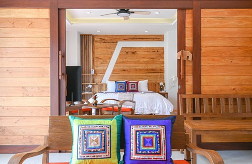 Na Mueang Hotel | Cascade Tara