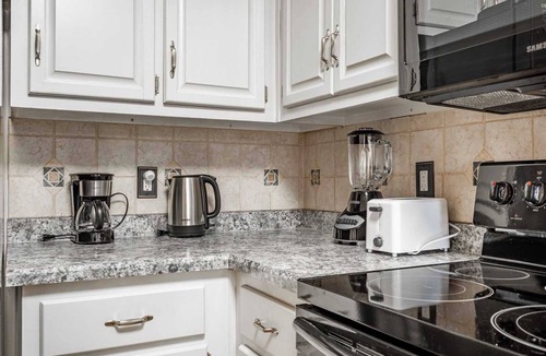 Clarkdale House | Cascading Meadows Retreat｜Pet-Friendly｜Garage Access｜Flex-Lease｜Study #42003