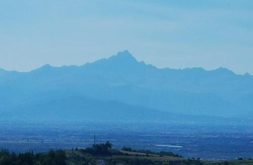 Murazzano House | CASCINA BINELLO appartamenti A & B