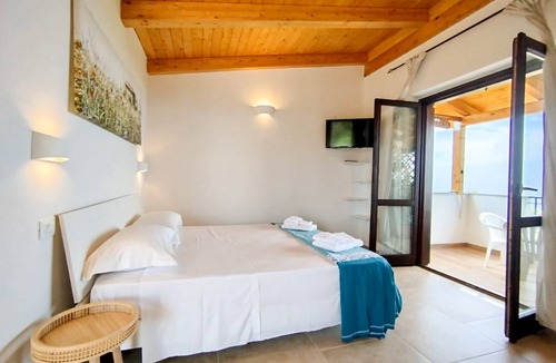 Zambrone Apartment | cascina salaco
