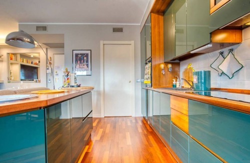 Vimodrone Apartment | CaseOspitali - BiBi House colorato bilo + balcone