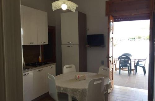 Capilungo Apartment | Casetta Girasole a due passi dal mare