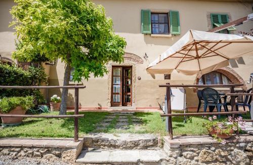 Montescudaio Apartment | Casetta Luna e Sole Giardino privato e vista Toscana