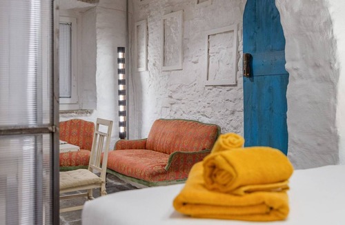 Barriera Vecchia-San Giacomo Apartment | Casetta PesceBlu, a stay with a unique style