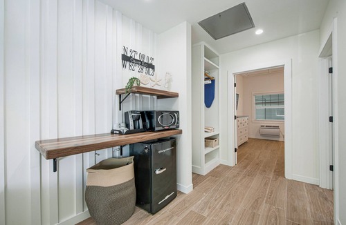 Nokomis Hotel | Casey Key Resorts - Beachfront