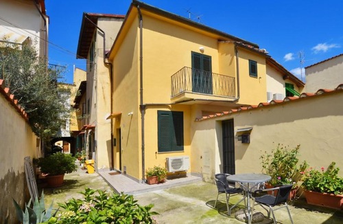 Peretola Apartment | Casina Valentina - Happy Rentals