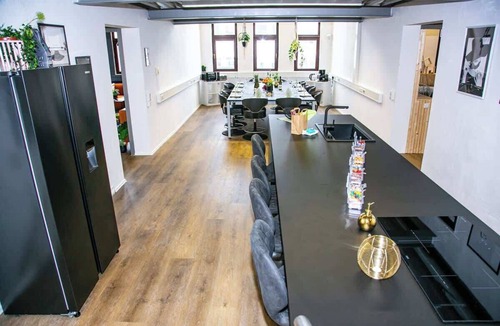 Hoehr-Grenzhausen House | Casino | Whirlpool-Sauna-Kino-Indoor-Basketball