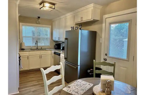 Elmwood Area House | Casita Bonita